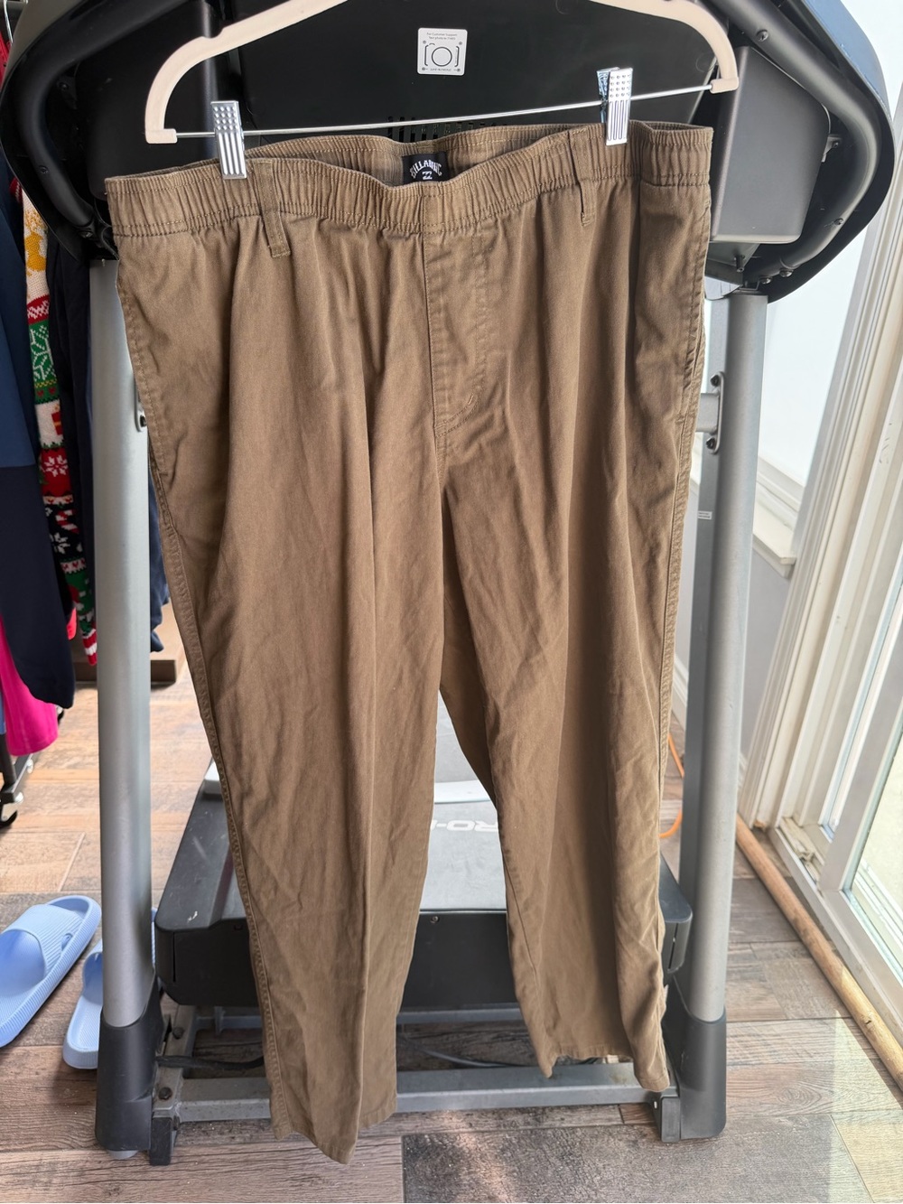 Billabong Men's Tan Elastic-Waist Chinos